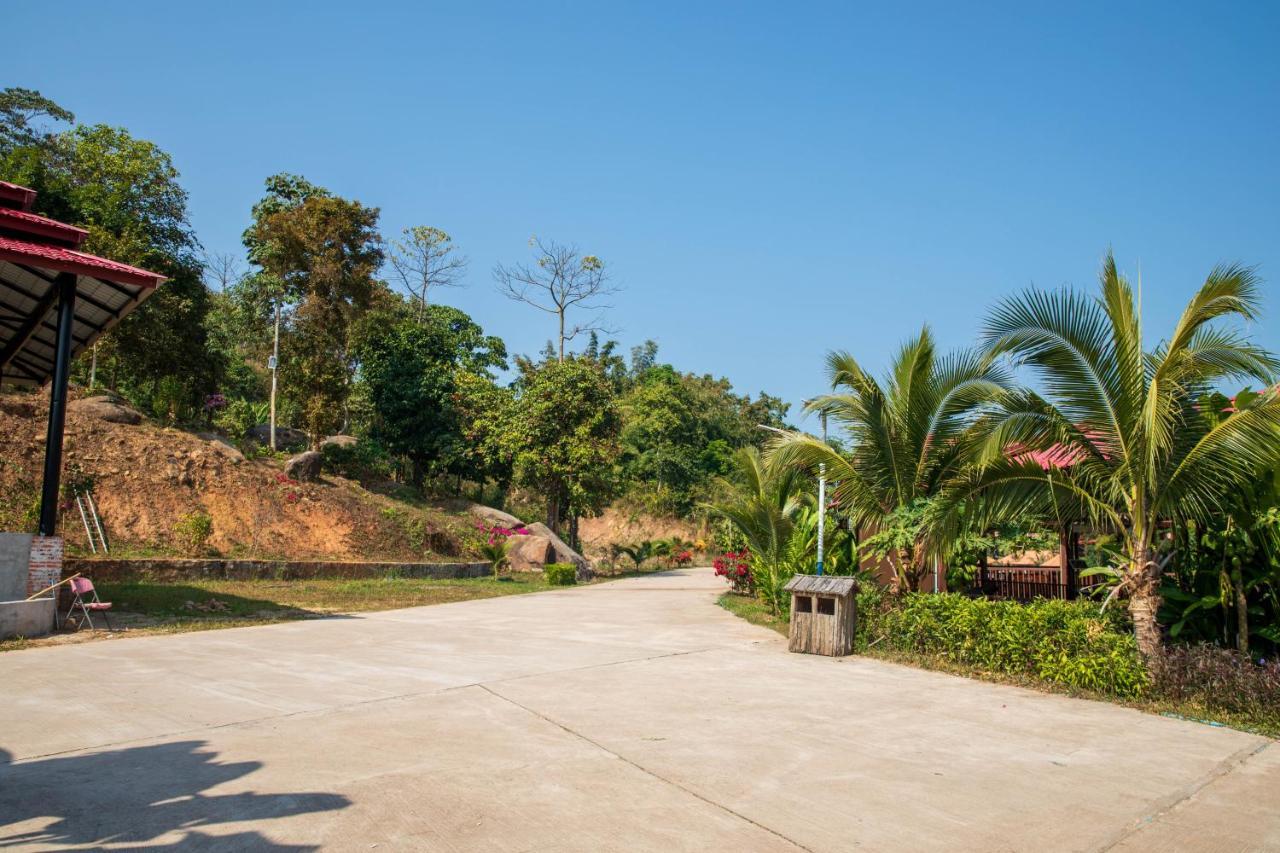 Dansavanh Namngum Resort Ban Keun Exterior photo