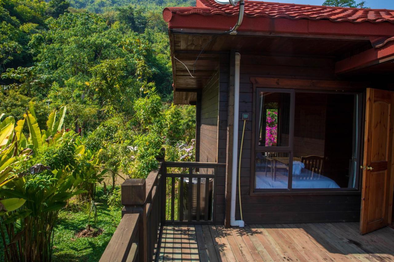 Dansavanh Namngum Resort Ban Keun Exterior photo